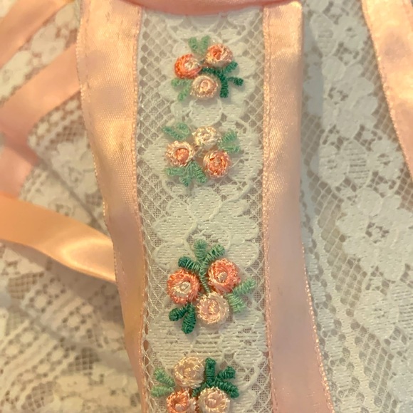 Little Girls, white and pink, lace dress size 3 - Picture 3 of 7